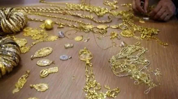 سرقت یک میلیاردی طلا توسط زن همسایه در شاهین‌شهر