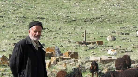 ورود افراد ناپاک در این قبرستان مخوف همه چیز را وحشتناک می کند / اتفاق های باورنکردنی در تبریز + تصاویر