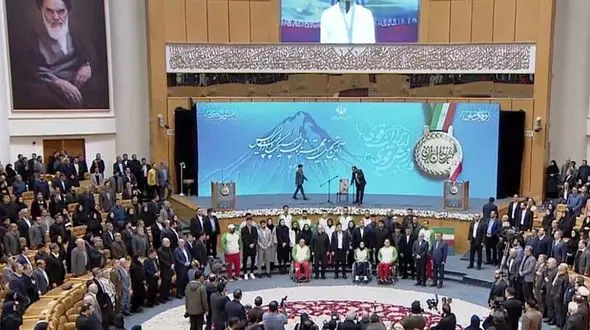 پزشکیان : ما می‌توانیم با هم مشکلات را حل کنیم / تلاش می‌کنیم موانع را از سر راه شما ورزشکاران برداریم