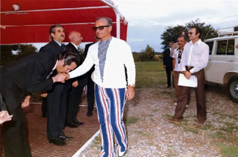 34332