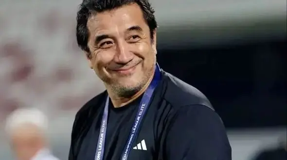 فیلم / خداداد عزیزی: 35 ساله مادرم مرده و من هر روز 6 رکعت براش نماز می خونم ، /  مادرم هم حافظ قرآن بود/م ، هر روز صبحم میرم سر خاک بابام