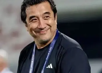 فیلم / خداداد عزیزی: 35 ساله مادرم مرده و من هر روز 6 رکعت براش نماز می خونم ، /  مادرم هم حافظ قرآن بود/م ، هر روز صبحم میرم سر خاک بابام