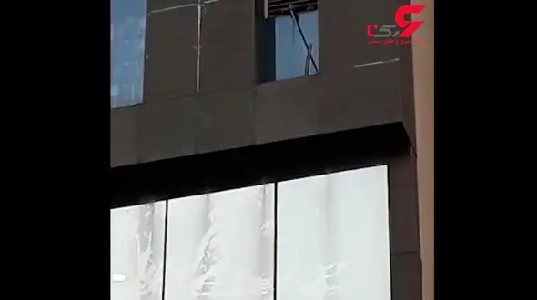 بارش پول از مجتمع تجاری! + فیلم / هند