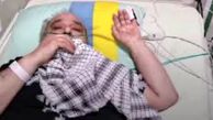 فیلم/ احوال جویی رهبر انقلاب از محمد کاسبی در بیمارستان؛ رهبری چفیه خودشان را از شانه‌هایشان برداشتند و به این بازیگر هدیه دادند