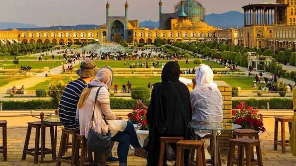 مودب‌ترین گردشگران جهان چه کسانی هستند؟ این ملیتها بهترین آداب سفر را دارند 