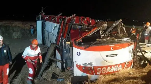 عزل مسئول وقت پاسگاه پلیس راه چترود کرمان / بررسی دقیق علل حادثه واژگونی اتوبوس