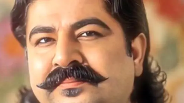 نگاهی به استایل خنده‌دار دهه 60 خواننده‌های پاپ محبوب با پیراهن تاناکورایی: از عرفان طهماسبی و بهنام بانی تا فرزاد فرزین و محسن یگانه