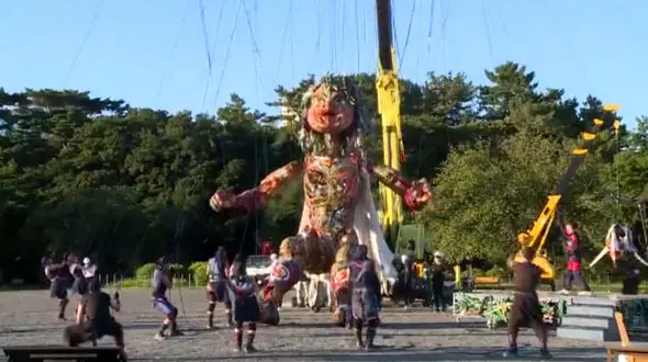 عروسک 10متری المپیک را دیده اید؟+ فیلم