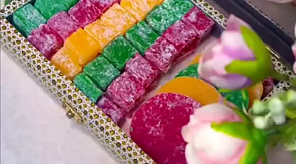 آموزش تهیه لوکوم خوشمزه با ژله برای دسر شب یلدا + فیلم