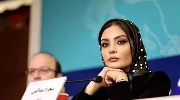 صحرا اسداللهی با «استایل پاییزی» خیره‌کننده، استعداد و سلیقه خود را همزمان به نمایش گذاشت / خوش پوشی کارگردان و چهره‌ای که با اصغر فرهادی وارد سینما شد!