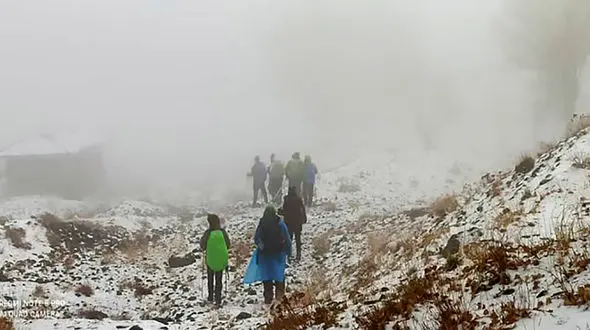 9 کوهنورد تهرانی در گردنه کلکچال اسیر برف و کولاک شدند 