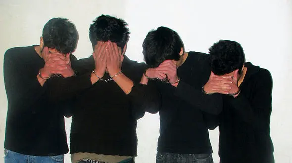 اشک های مادرم پای سجاده را نتوانستم تحمل کنم و توبه کردم / وقتی به رییس باند گفتم مرا تهدید کردند و ...
