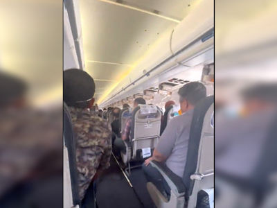 فیلم وحشت در پرواز تهران مشهد ! / ترس مسافران روی صندلی هایشان را ببینید!