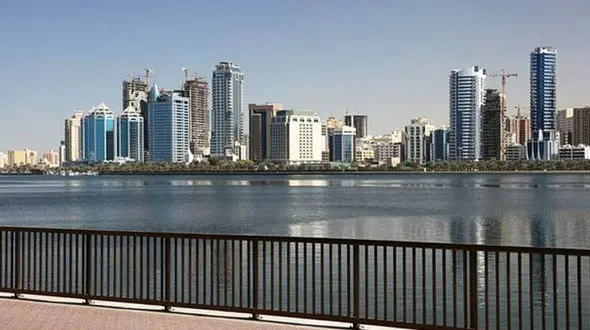 خودکشی یک زن در برج بلند 