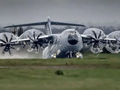 دلیل فرود هواپیماهای روسی در ایران اعلام شد / اظهارات مهم سفیر ایران در روسیه