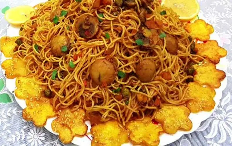 تزیین ماکارونی با سیب زمینی با بهترین رسپی برای ته دیگ خوشمزه خاص