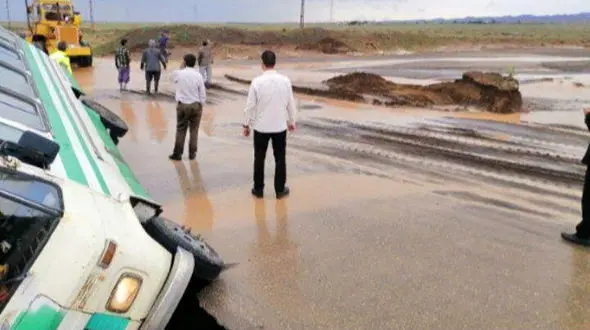 سیل مینی‌بوس را با مسافرانش بلعید / در خراسان رضوی رخ داد + عکس