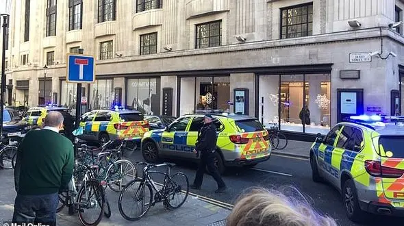 حمله مرد ساطور به دست به ساختمان سونی در لندن 2 نفر مجروح داد