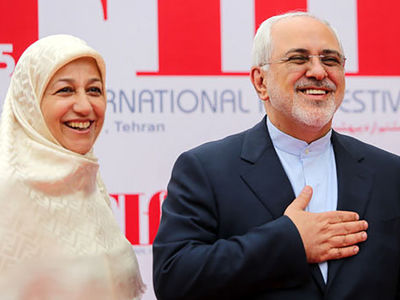 فیلم / دکتر ظریف: مادرم برای ازدواجم دختری خیلی کم سن و سالی انتخاب کرده بود / در آمریکا همسر با این سن کم غیرقانونی بود و نمی‌توانستم اونجا ببرمش + عکس همسرش