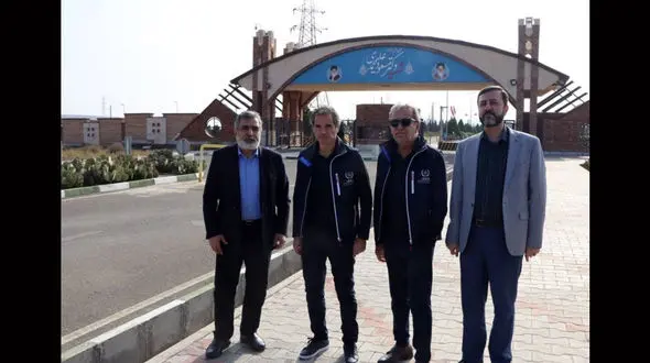 بازدید گروسی از سایت‌های نطنز و فردو 