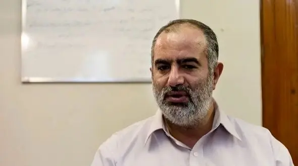 نسخه جهانی ترامپ از نگاه حسام الدین آشنا: تهدید و منفعت در دنیای سیاست