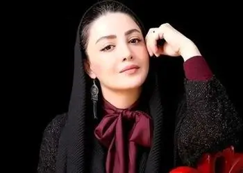 نگاهی به دکوراسیون خانه شیلا خداداد با قاب های هنری مزین شده با قاب عکس نوستالژی خانوادگی و تابلوهای هنری