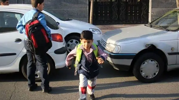 صحنه وحشتناک زیرگرفتن پسربچه توسط خانم راننده   + فیلم
