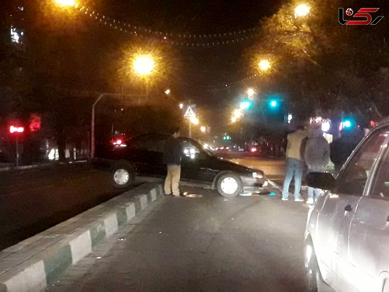 عجیب ترین عکس از یک تصادف در وسط خیابان شریعتی تهران 