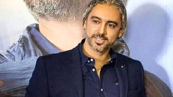 عکس بدشانس ترین خواننده ایرانی کنار سردار آزمون در آلمان ! / جنگ اوکراین آواره اش کرد !