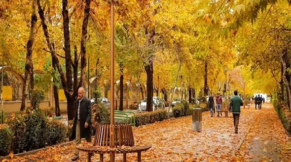 نقاشی قدیمی زیبا از مدرسه چهارباغ اصفهان / مبهوت جزئیات این نقاشی می شوید