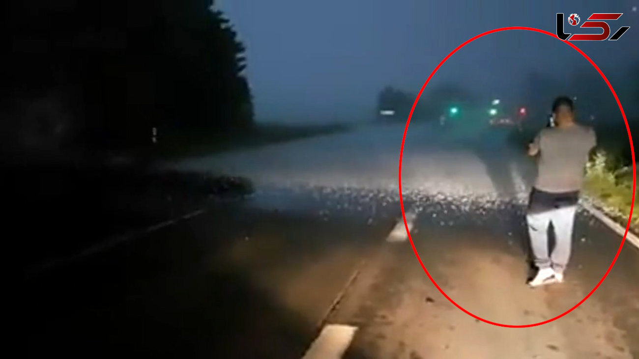 فیلم عجیب ترین توفان تگرگ را ببینید ! / جاده نصف خشک و نصف تگرگی شد !