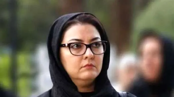 تصویری از کودکی ناز و بامزه آناهیتا همتی برای سالروز تولد ۵۲ سالگی اش / لبخند زیبا بر لب های کودکانه خانم بازیگر