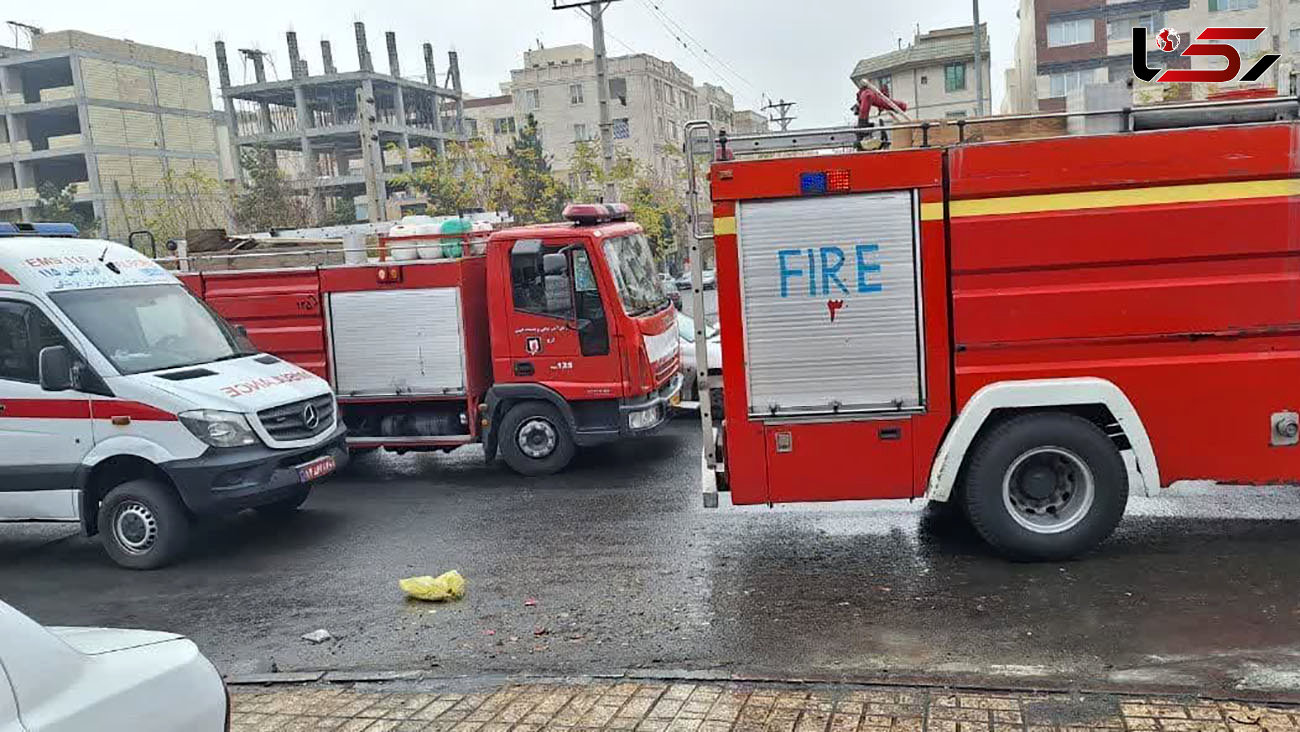 آتش سوزی هولناک 2 خودرو در ساختمان تجاری + جزییات