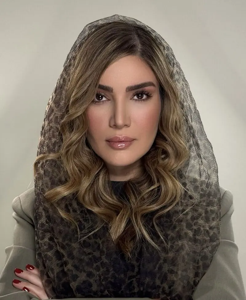 متین ستوده با شال پلنگی 1