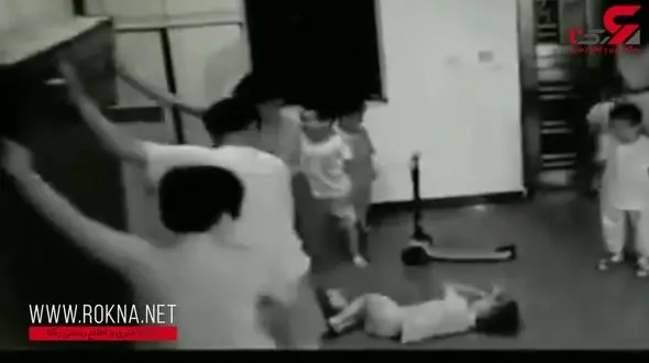 لحظه له شدن دردناک پسربچه زیر قفسه آهنی+ تصویر