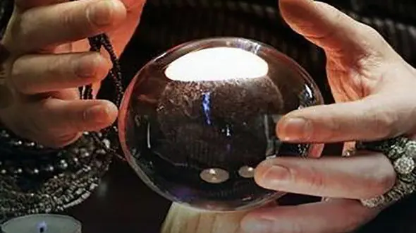 زن جوان با شیادی در اینستاگرام پول به جیب می زد / در شیراز دستگیر شد