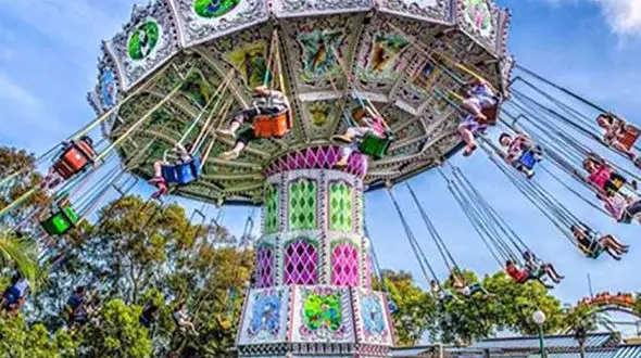 اولین فیلم از لحظه حادثه خونین در شهربازی قم 