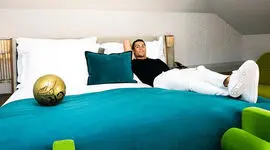 عکس / دکوراسیون فوتبالی خانه کریستیانو رونالدو / جورجینا رنگ های این خانه را انتخاب کرده است! / روانشناسی معماری