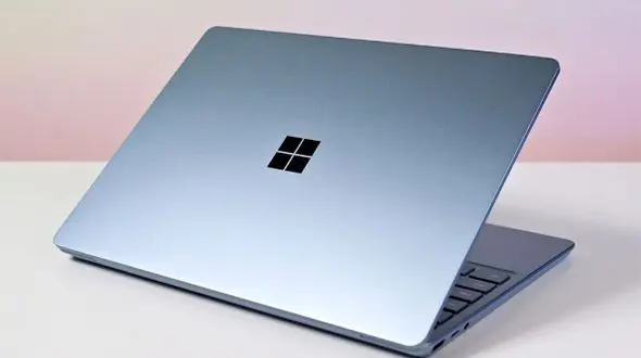 بررسی جامع سرفیس لپ تاپ ۷: بازگشت قدرتمند ویندوز آرم به میدان