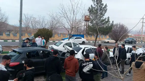 ۲ کشته و ۱۱ مصدوم در تصادف زنجیره ای در شادگان