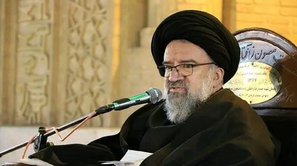 کنایه احمد خاتمی به احمدی نژاد / اگر ‌قانون را قبول ندارید، چرا به صحنه می‌آیید 