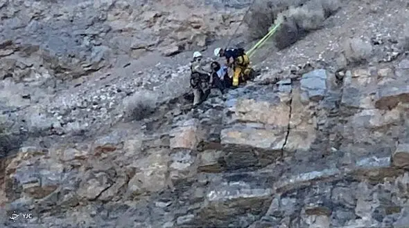 این یک معجزه بود! / بی خانمان ها فرشته نجات شدند + فیلم