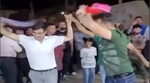 فیلم آواز باشکوه و شاد / ببینید همدان اوشاخلاری با رقص باحال و گروهیشون چطوری مجلسو دست گرفتن