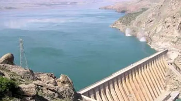 معدنی در دل سد سفید رود!