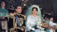 عکس سفر در زمان /  شاه پهلوی  با لباس نظامی و گل به استقبال فرح دیبا رفت / سال 1351 فرودگاه مهرآباد