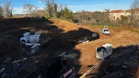 کشف مجسمه «هرکول» هنگام تعمیر فاضلاب +عکس