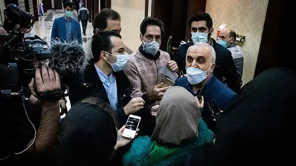 وزیر اقتصاد باید به خاطر وضعیت بورس استیضاح شود 