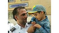 اقدام جالب ماموران منطقه 10 راهور تهران/ هدیه های پلیس به کودکان نابینا + عکس