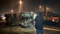 واژگونی کامیون در بزرگراه فتح / بامداد امروز رخ داد + عکس ها