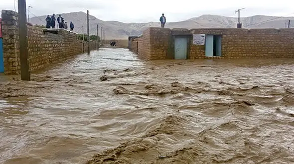 پیشروی سیلاب در فیروزکوه / ستاد بحران آماده باش است